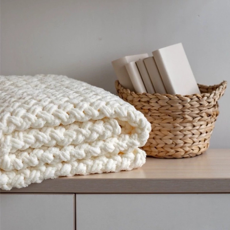 پتو نوزادی پافی طرح دیبا 80*80 شیری